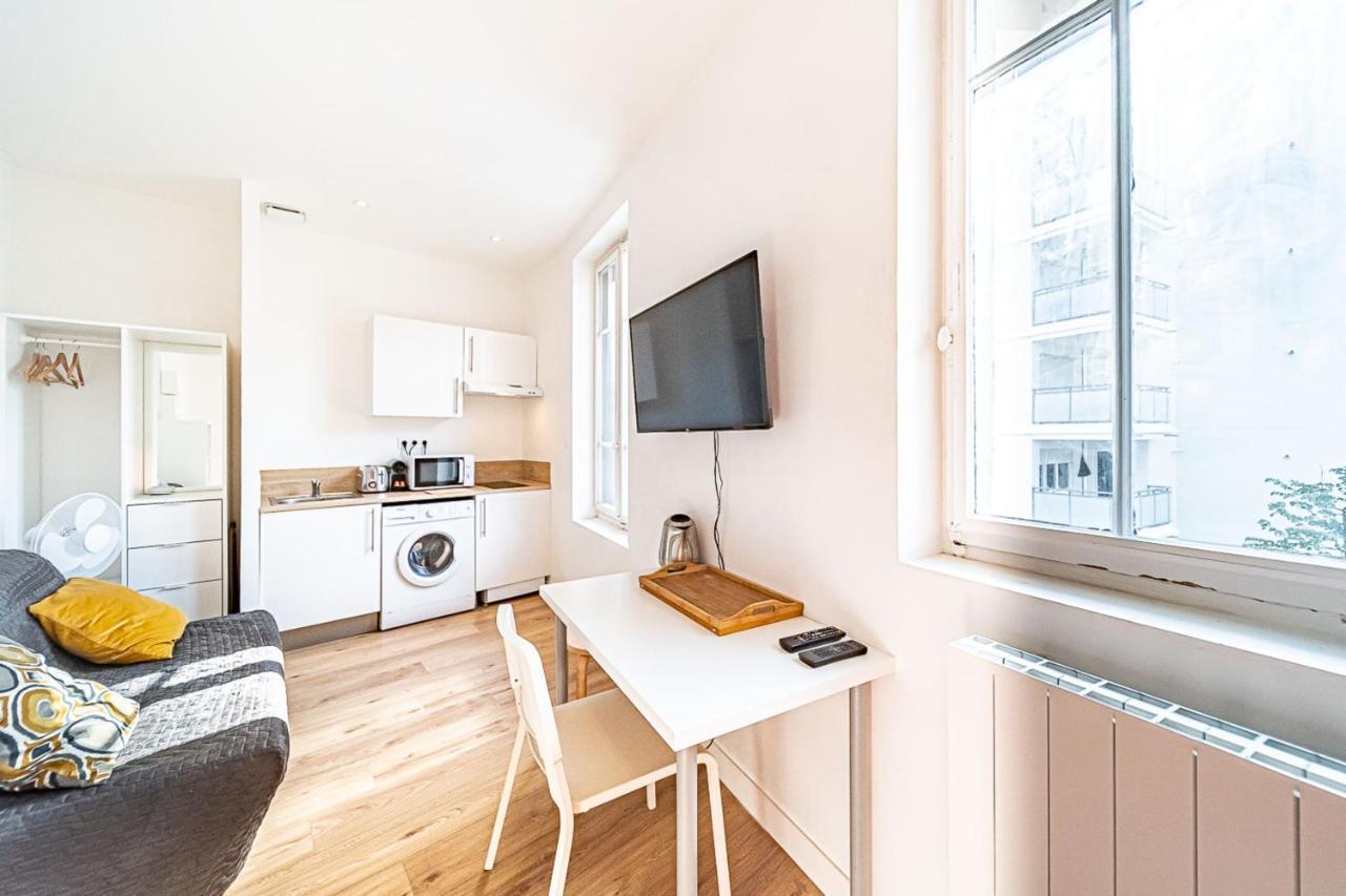 Le Debourg - Studio Tout Proche Metro B Lyon Bagian luar foto