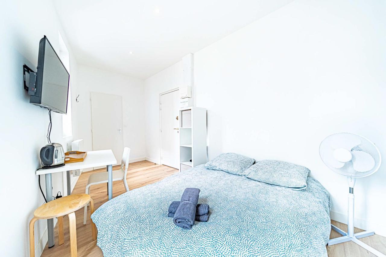 Le Debourg - Studio Tout Proche Metro B Lyon Bagian luar foto