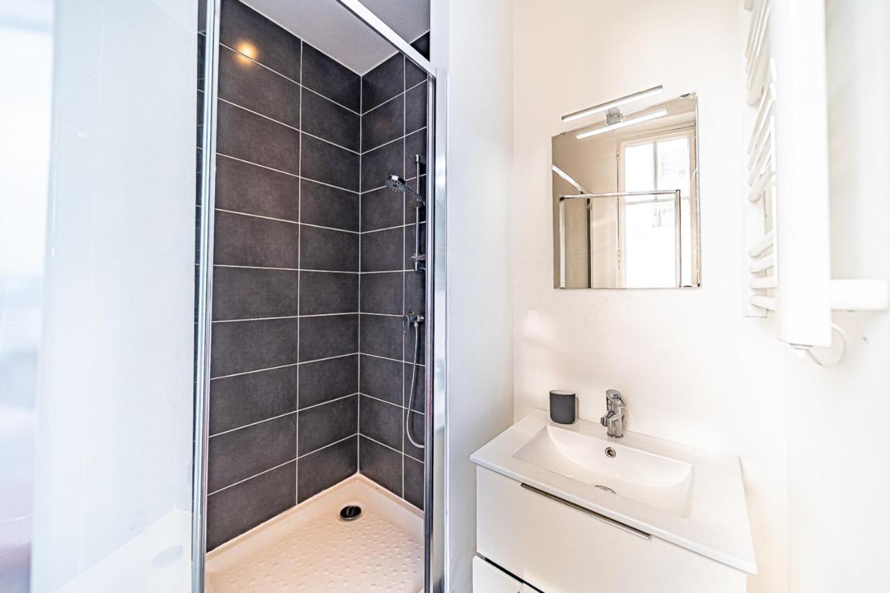 Le Debourg - Studio Tout Proche Metro B Lyon Bagian luar foto